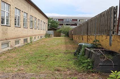 Før-billede af petanquebanen