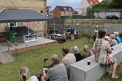 Efter-billede af scene og trappe