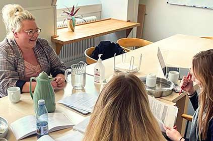 Ditte fra Ventilen interviewes af Frederikke og Amalie fra Herlufsholm